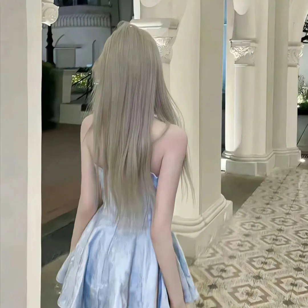魔幻女儿国海报